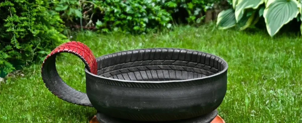 Pneu reciclado - arte em jardim -Foto Pixabay