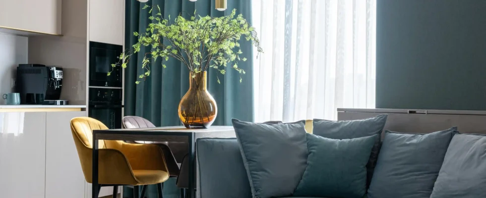 Sofá combinando com parede