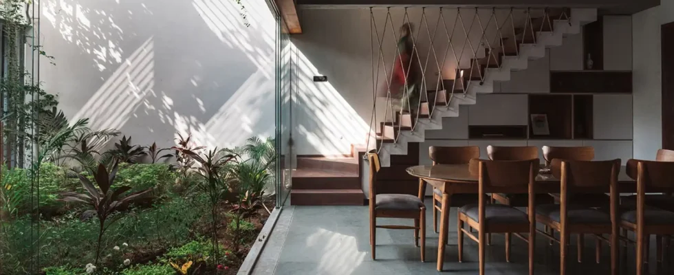 Refúgios arquitetônicos - casa com jardim interno